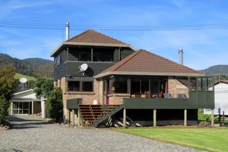 Photo of property in 54 Carey Road, Port Charles, Coromandel, 3584