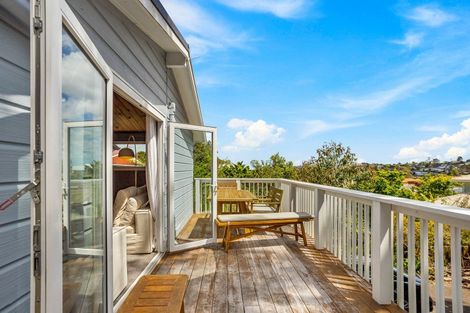 Photo of property in 1/6a Sunnynook Road, Sunnynook, Auckland, 0620