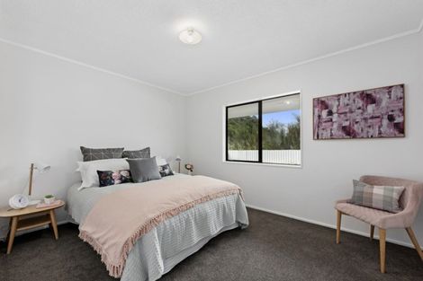 Photo of property in 100 Gillespies Road, Birchville, Upper Hutt, 5018