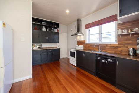 Photo of property in 43 Frederick Street, Terrace End, Palmerston North, 4410