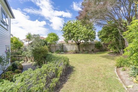 Photo of property in 10 Mistral Place, West Harbour, Auckland, 0618