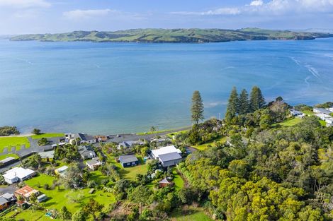 Photo of property in 20 Komiti Road, Tinopai, 0593