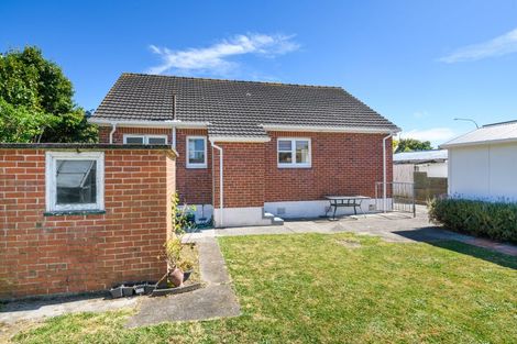 Photo of property in 140 Rangiora Avenue, Roslyn, Palmerston North, 4414