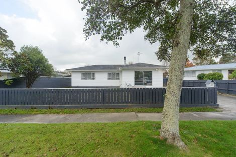 Photo of property in 27 Pinedale Parade, Milson, Palmerston North, 4414