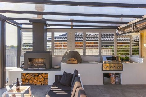 Photo of property in 10 Cottonwood Close, Paraparaumu Beach, Paraparaumu, 5032