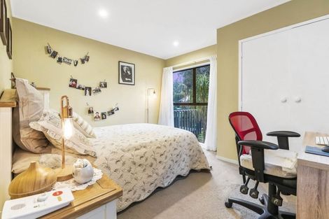Photo of property in 68 Holyoake Place, Chatswood, Auckland, 0626