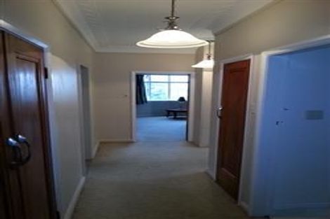 Photo of property in 2 Sugarloaf Road, Brooklyn, Wellington, 6021