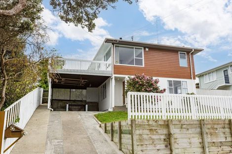 Photo of property in 56 Owhiti Street, Titahi Bay, Porirua, 5022