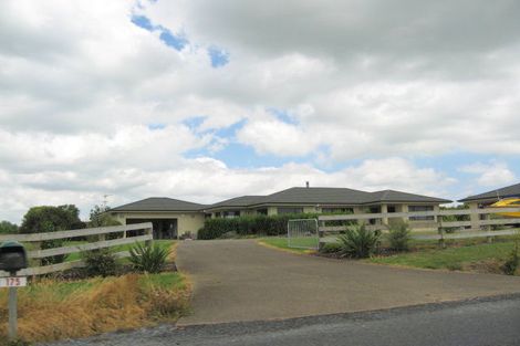 Photo of property in 175 Walters Road, Karaka, Papakura, 2580