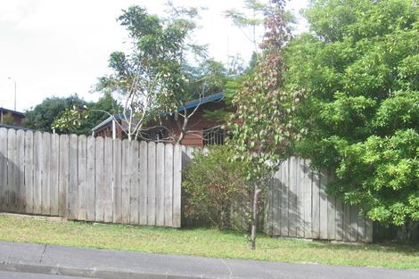 Photo of property in 83 Totaravale Drive, Totara Vale, Auckland, 0629