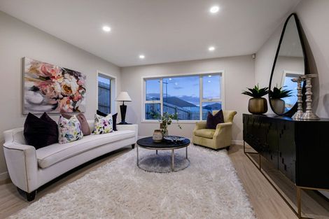 Photo of property in 7 Surf View Crescent, Red Beach, 0932