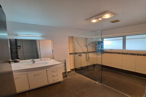 Photo of property in 81 Riversdale Drive, Merrilands, New Plymouth, 4312