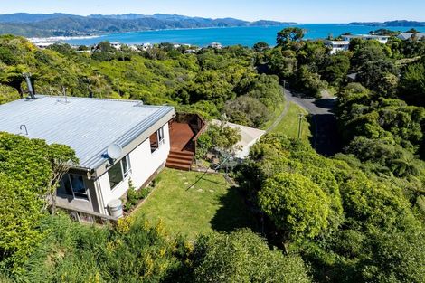 Photo of property in 40 Akatea Road, Korokoro, Lower Hutt, 5012