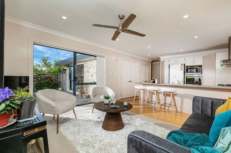 Photo of property in 8 Chadlington Avenue, Henderson, Auckland, 0612