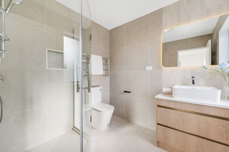 Photo of property in 140a Edgewater Drive, Pakuranga, Auckland, 2010