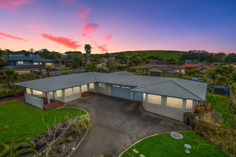 Photo of property in 12 Amber Place, Waimauku, 0812