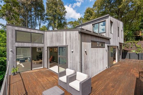 Photo of property in 64 Otitori Bay Road, Titirangi, Auckland, 0604