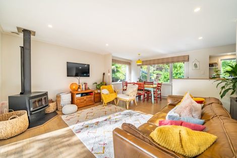 Photo of property in 49 Blue Mountains Road, Pinehaven, Upper Hutt, 5019