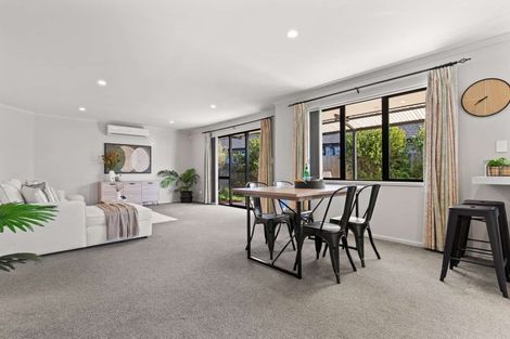 Photo of property in 2 Muriel Way, Papamoa Beach, Papamoa, 3118