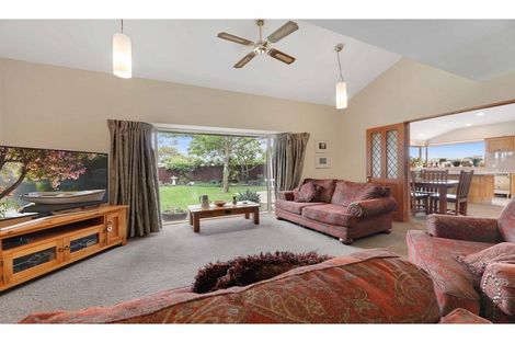 Photo of property in 22 Mervyn Drive, Avondale, Christchurch, 8061