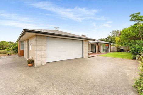 Photo of property in 44 Butterworth Crescent, Papamoa Beach, Papamoa, 3118