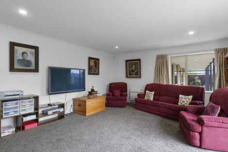 Photo of property in 7 Jarnac Boulevard, Yaldhurst, Christchurch, 8042