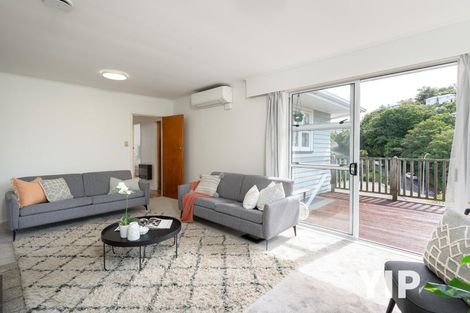 Photo of property in 114 Newlands Road, Newlands, Wellington, 6037