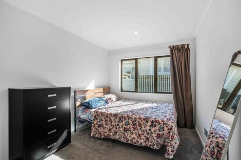 Photo of property in 8a Martin Road, Manurewa, Auckland, 2102