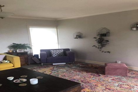 Photo of property in 2/70 Beresford Street, Bayswater, Auckland, 0622