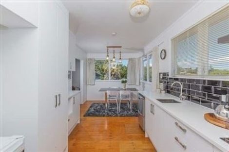 Photo of property in 6 Arosa Place, Forrest Hill, Auckland, 0620