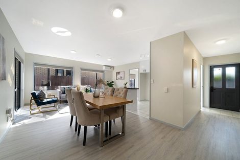 Photo of property in 9 Woodbank Drive, Glen Eden, Auckland, 0602