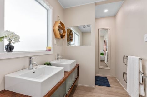 Photo of property in 140 Matai Road, Raumati Beach, Paraparaumu, 5032