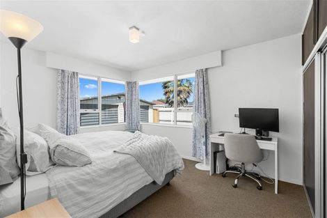 Photo of property in 13 Davidson Crescent, Hornby, Christchurch, 8042