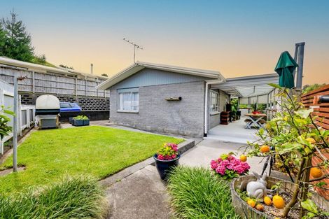 Photo of property in 11 Shaldon Crescent, Blagdon, New Plymouth, 4310