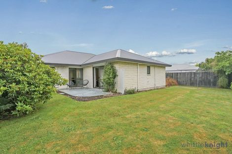 Photo of property in 90 Regency Crescent, Redwood, Christchurch, 8051