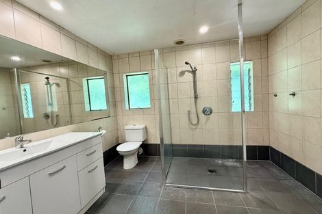 Photo of property in 112 Whangaparaoa Road, Red Beach, 0932