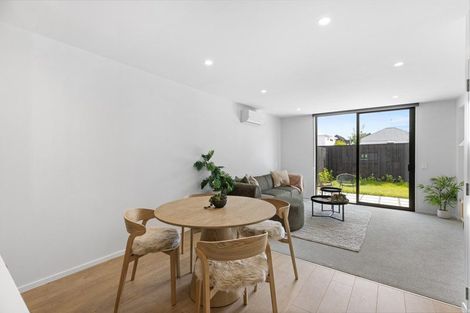 Photo of property in 4/90 Holly Road, St Albans, Christchurch, 8014