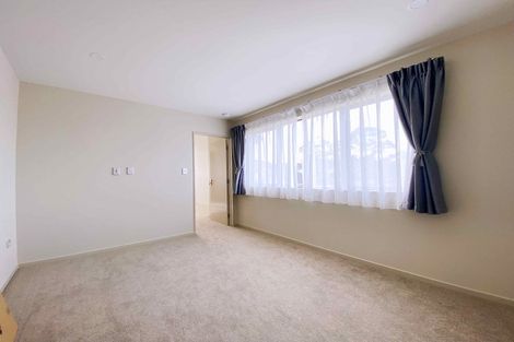 Photo of property in 38 Namsan Close, Fairview Heights, Auckland, 0632