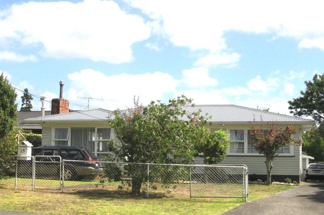 Photo of property in 15 Dakota Avenue, Beach Haven, Auckland, 0626
