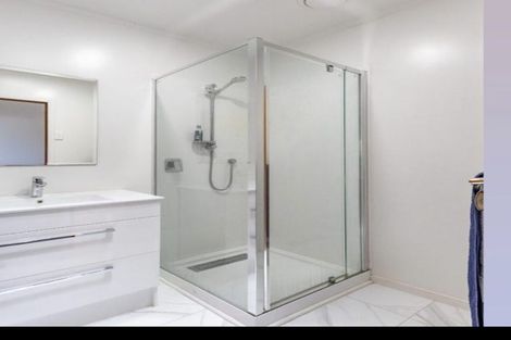 Photo of property in 24 Waikoukou Valley Road, Waimauku, 0812