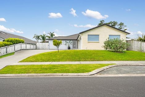 Photo of property in 21 Eric Farley Drive, Kumeu, 0810