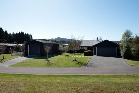 Photo of property in 500 Kinloch Road, Kinloch, Taupo, 3377