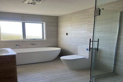 Photo of property in 10 Ballymore Drive, Pinehill, Auckland, 0632