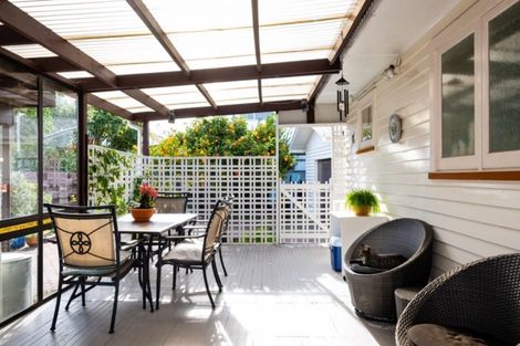 Photo of property in 10 Meeanee Quay, Westshore, Napier, 4110