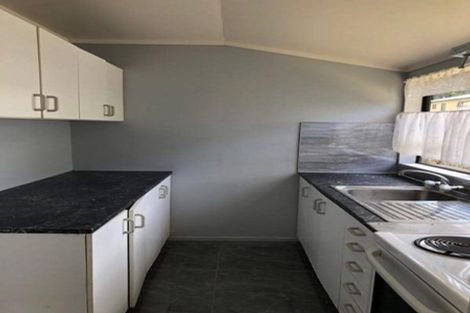 Photo of property in 35a Avondale Road, Avondale, Auckland, 1026