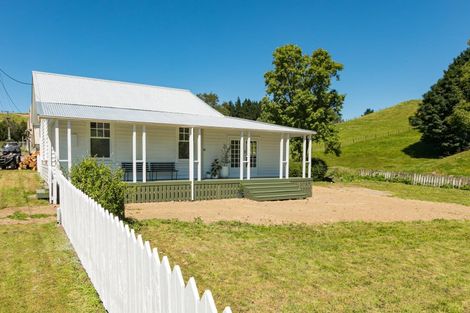 Photo of property in 90 Hovding Street, Norsewood, 4974