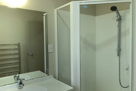 Photo of property in 9/3 Orwell Road, Greenhithe, Auckland, 0632