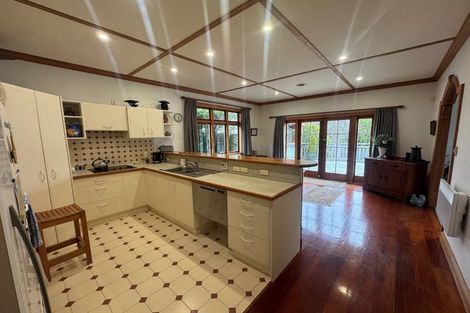 Photo of property in 1 Newcombe Crescent, Karori, Wellington, 6012