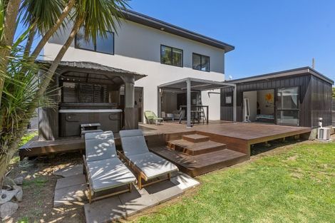 Photo of property in 32a Aubrey Street, New Plymouth, 4310