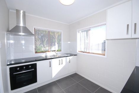 Photo of property in 1/16 Roberts Road, Glenfield, Auckland, 0629